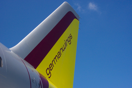H Germanwings, μεταφέρει από τη Ρωσία στο Ανόβερο έφηβους, θύματα των καταστροφικών πυρκαγιών.