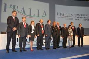 Οι εκπρόσωποι των χωρών που έλαβαν μέρος στο Συνέδριο Τουρισμού στο Κόμο της Ιταλίας