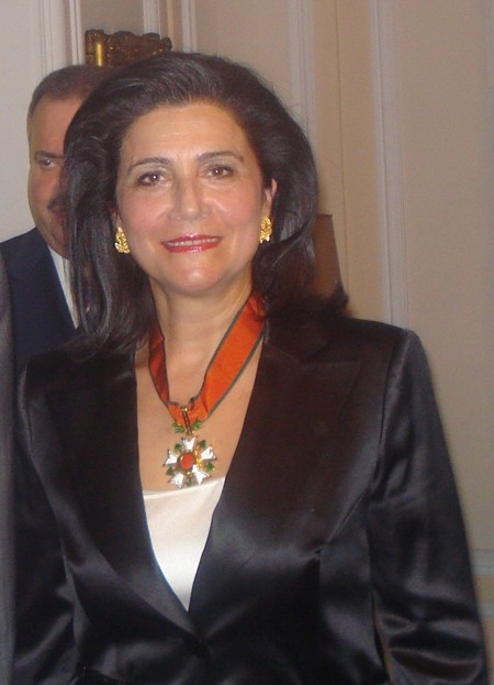 Η Ρόδη Κράτσα με το παράσημο του Διοικητή του Εθνικού Τάγματος Λιβάνου
