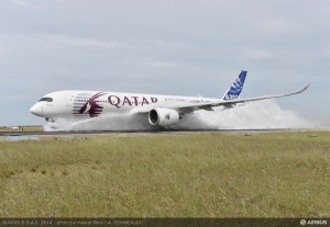 A350_XWB_water_ingestion_test_Istres___1_