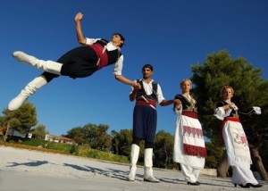 Cretes in Istanbul dance