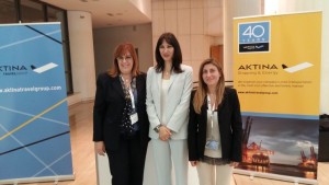 Η αν.Υπουργός Τουρισμού, Έλενα Κουντουρά με στελέχη του Aktina Travel Group στο περίπτερο της εταιρείας