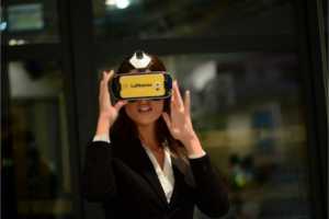 Οι καλεσμένοι είχαν την ευκαιρία να ζήσουν τη μαγεία των Virtual Reality Headsets της Lufthansa 