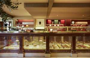 ΑΝΟΙΞΕ ΤΙΣ ΠΟΡΤΕΣ ΤΟΥ ΤΟ ΑΝΑΚΑΙΝΙΣΜΕΝΟ GB CORNER GIFTS & FLAVORS ΣΤΟ ΞΕΝΟΔΟΧΕΙΟ ΜΕΓΑΛΗ ΒΡΕΤΑΝΝΙΑ