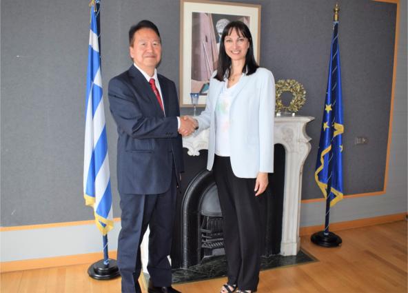 Συνάντηση της Υπουργού Τουρισμού Έλενας Κουντουρά με το νέο Ιάπωνα Πρέσβη