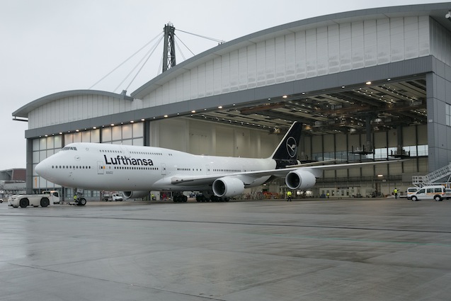 Η Lufthansa έκανε περιοδεία με τη νέα της εμφάνιση