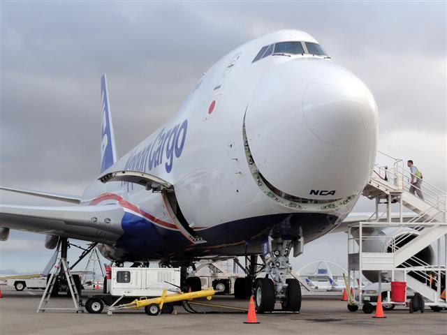 LAX BREAKS 18-YEAR-OLD CARGO RECORD