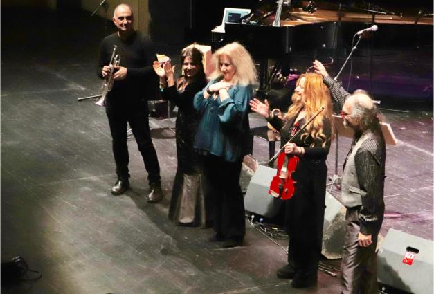 Μάγεψε το κοινό της Θεσσαλονίκης η Ευανθία Ρεμπούτσικα στο Μέγαρο Μουσικής Θεσσαλονίκης