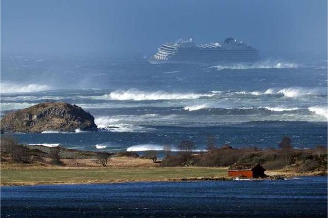 Θρίλερ - Διάσωση από το κρουαζιερόπλοιο στη Νορβηγία - Συγκλονιστικά βίντεο επιβατών
