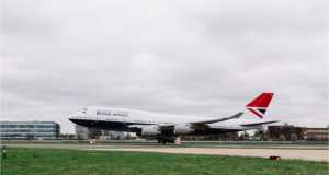 Το αεροσκάφος με το τελευταίο επετειακό σχέδιο της British Airways προσγειώθηκε στο Heathrow, καθώς συνεχίζονται οι εορτασμοί για τα 100 χρόνια της εταιρίας