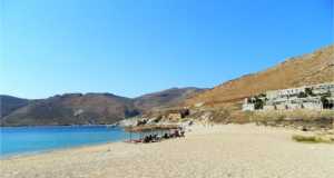 Η παραλία της Βαγιάς γίνεται η πρώτη smoke–free παραλία των Κυκλάδων