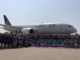 United Airlines Flies 787 Dreamliner With All-female Crew to World’s Largest Airshow