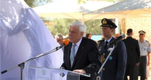 Επίσκεψη Προέδρου Δημοκρατίας στη Νάξο για να παραστεί και να τελέσει τα αποκαλυπτήρια του μνημείου του Σμυριδεργάτη