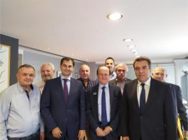 Συνάντηση πολιτικής ηγεσίας του Υπουργείου Τουρισμού με την Πανελλήνια Ομοσπονδία Ταξί και Αγοραίων
