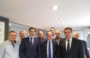 Συνάντηση πολιτικής ηγεσίας του Υπουργείου Τουρισμού με την Πανελλήνια Ομοσπονδία Ταξί και Αγοραίων