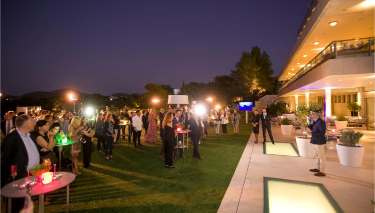 Η Alitalia υποδέχεται τους συνεργάτες της σε ένα αξέχαστο ιταλικό «Summer Winter Breeze» cocktail πάρτι με φόντο την Αθηναϊκή Ριβιέρα
