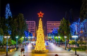 «Υιοθέτησε» τα Χριστούγεννα της Αθήνας