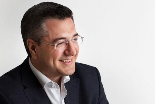 Απόστολος Τζιτζικώστας