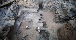 Μοναδικά ευρήματα από την προϊστορική πόλη του Ακρωτηρίου Θήρας