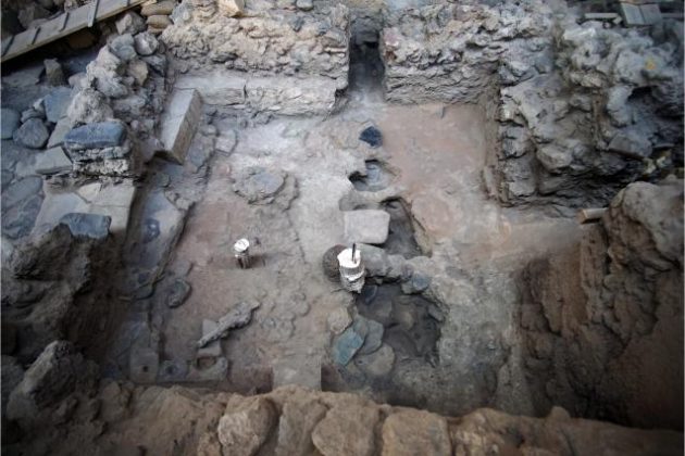 Μοναδικά ευρήματα από την προϊστορική πόλη του Ακρωτηρίου Θήρας