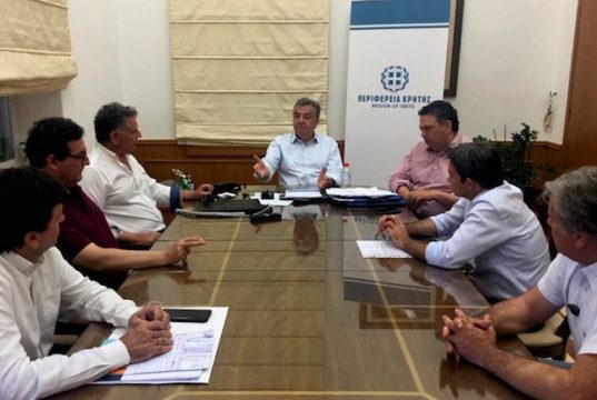 Συνάντηση στην Περιφέρεια Κρήτης για τα αναγκαία έργα στην περιοχή του νέου αεροδρομίου