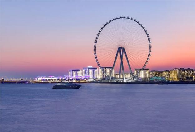 Η Emirates προσκαλεί τους ταξιδιώτες να πετάξουν μαζί της και να δουν το Ντουμπάι από τον ψηλότερο τροχό παρατήρησης στον κόσμο, το Ain Dubai