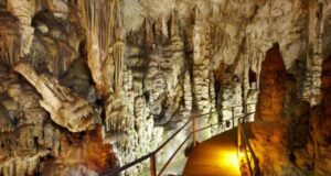 Σε πλήρη λειτουργία ξανά για τους επισκέπτες το Δικταίον Άντρον, το μυθολογικό σπήλαιο Γέννησης του Δία στο Ψυχρό Οροπεδίου Λασιθίου.