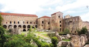 Η «Ανάδειξη-Εκθεσιακή Περιήγηση στο Παλάτι των Δεσποτών στον αρχαιολογικό χώρο του Μυστρά» εγκρίθηκε ομόφωνα από το Συμβούλιο Μουσείων
