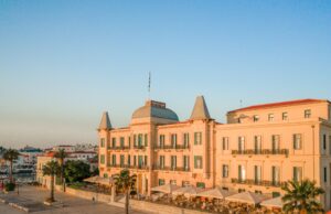 Το Poseidonion Grand Hotel υποδέχεται τη νέα σεζόν, ανανεώνοντας την εμπειρία φιλοξενίας στις Σπέτσες