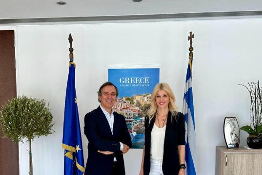 Συνάντηση της υφυπουργού Τουρισμού κυρίας Έλενας Ράπτη με τον επικεφαλής του γραφείου στην Αθήνα του Παγκόσμιου Οργανισμού Υγείας κ. Joao Breda.