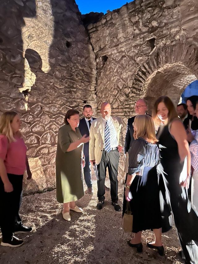 Εγκαίνια του αποκατεστημένου τμήματος του Ρωμαϊκού Σταδίου, στην Πάτρα από την Υπουργό Πολιτισμού, Λίνα Μενδώνη