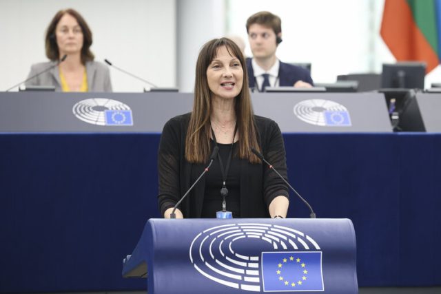 Κουντουρά στην Ολομέλεια του Ευρωκοινοβουλίου: Χρειαζόμαστε πιο δίκαιη πολιτική μεταφορών στην ΕΕ που να καλύπτει τις ανάγκες των γυναικών