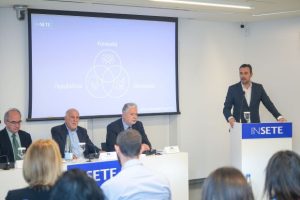 ΙΝΣΕΤΕ |Οι 4 άξονες παρεμβάσεων και οι 8 προτεραιότητες για τη βιώσιμη ανάπτυξη του ελληνικού τουρισμού