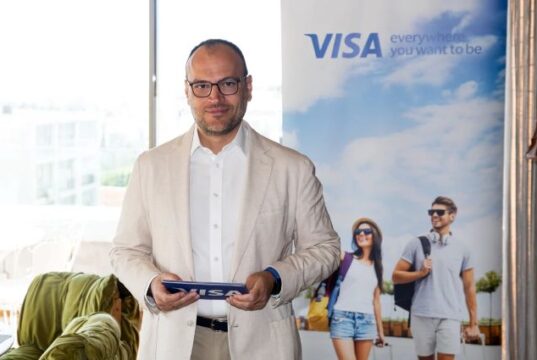 Visa - Ipsos: Νέα έρευνα για τις ταξιδιωτικές τάσεις στην Ελλάδα το 2025