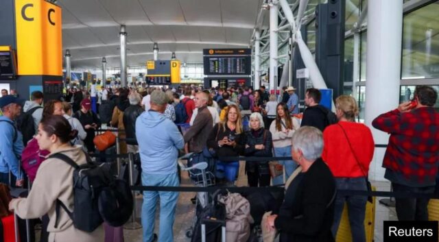 Κυβερνοεπίθεση προκαλεί χάος σε ευρωπαϊκά αεροδρόμια – Επηρεάστηκε και το Heathrow
