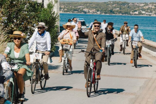 Α Weekend in Tweed Δίτροχοι θησαυροί και vintage παρουσίες μετέφεραν τις Σπέτσες πίσω στον χρόνο Α Weekend in Tweed Δίτροχοι θησαυροί και vintage παρουσίες μετέφεραν τις Σπέτσες πίσω στον χρόνο