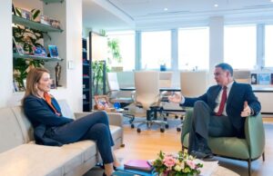 Συνάντηση του Προέδρου της HOTREC και του ΞΕΕ κ. Αλέξανδρου Βασιλικού με την Πρόεδρο του Ευρωπαϊκού Κοινοβουλίου κυρία Roberta Metsola