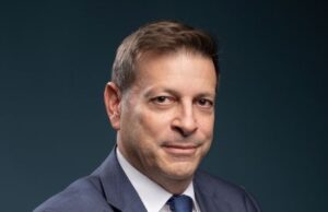 Νέος Διευθύνων Σύμβουλος (CEO) αναλαμβάνει ο Γιώργος Καλλιμασιάς από την 1η Φεβρουαρίου 2026, μετά την ολοκλήρωση μιας εξαιρετικά επιτυχημένης διαδρομής 19 ετών του Γιάννη Παράσχη στο τιμόνι του ΔΑΑ