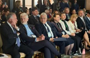 Λίνα Μενδώνη: «Είμαστε υπερήφανοι για την ελληνική γλώσσα… Είμαστε οι θεματοφύλακες της οικουμενικής της απήχησης»