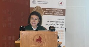 Λίνα Μενδώνη, από την Καρδίτσα: «Η ελληνική χειροτεχνία δεν είναι μουσειακό είδος. Είναι ζωντανό κύτταρο δημιουργίας, μοχλός ανάπτυξης της περιφέρειας»