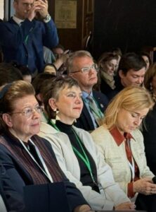 Λίνα Μενδώνη: «Είμαστε υπερήφανοι για την ελληνική γλώσσα… Είμαστε οι θεματοφύλακες της οικουμενικής της απήχησης»