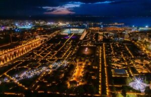 Φέτος τις γιορτές, το Πάρκο Σταύρος Νιάρχος μεταμορφώνεται ξανά σε έναν από τους πιο ζωντανούς και δημοφιλείς χριστουγεννιάτικους προορισμούς της πόλης