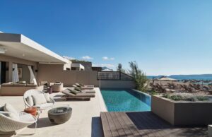 Το W Costa Navarino επιστρέφει στις 2 Απριλίου με ηχηρές συνέργειες και δυναμικό πρόγραμμα εμπειριών