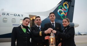 Η AEGEAN και η Olympic Air μετέφεραν το Άγιο Φως στην ελληνική επικράτεια