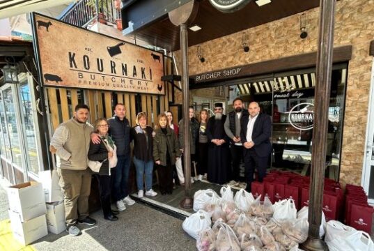 Το Πόρτο Καρράς στήριξε περισσότερες από 80 άπορες οικογένειες το Πάσχα