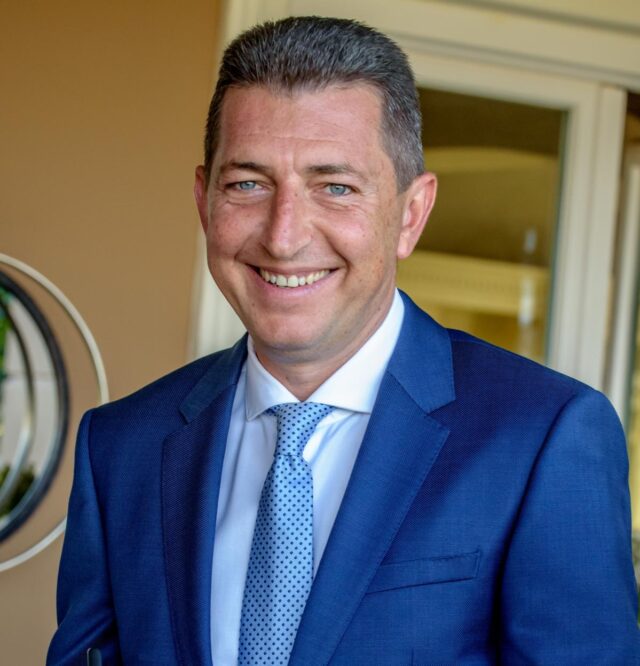 CEO του Ομίλου, Λευτέρης Παπακαλιάτης
