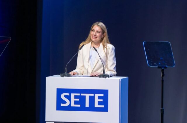 agapi-sbokou-president-sete