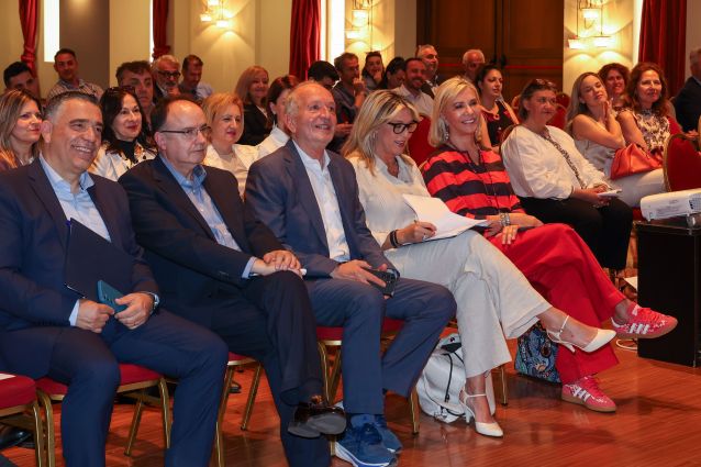 ΕΠΙΣΗΜΟΙ ΠΡΟΕΔΡΟΣ ΕΠΙΜΕΛΗΤΗΡΙΟΥ ΛΙΟΥΠΗΣ ΥΦΥΠΟΥΡΓΟΣ ΖΕΤΤΑ ΜΑΚΡΗ ΕΚΠΡΟΣΩΠΟΣ ΜΠΟΥΚΩΡΟΥ