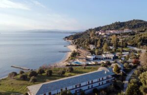 Στο χαρτοφυλάκιο της Domes Resorts το ιστορικό Ξενία Ουρανούπολη. Ανακοινώνεται η δημιουργία του Casa Cook Athos