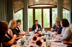 Η Υπουργός Τουρισμού στην 4η Συνεδρίαση του Εθνικού Συμβουλίου Οινοτουρισμού: «Ο οινοτουρισμός κατέχει ξεχωριστή θέση στη διαμόρφωση ενός διαφοροποιημένου και βιώσιμου τουριστικού μοντέλου»